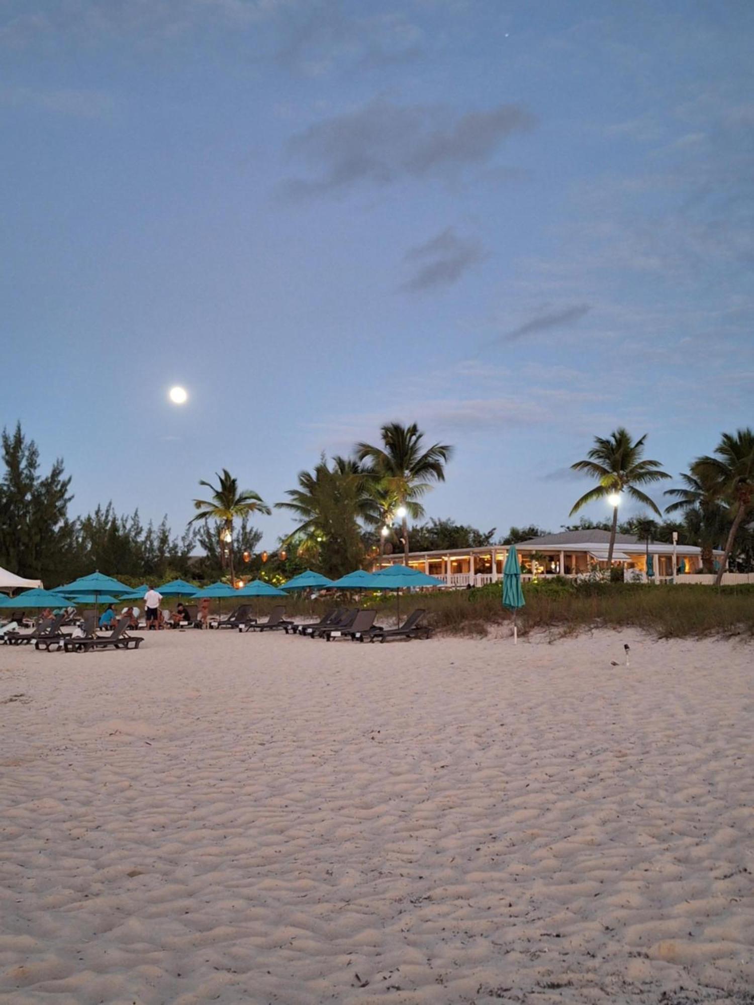 Sibonne Beach Hotel Grace Bay Exterior foto